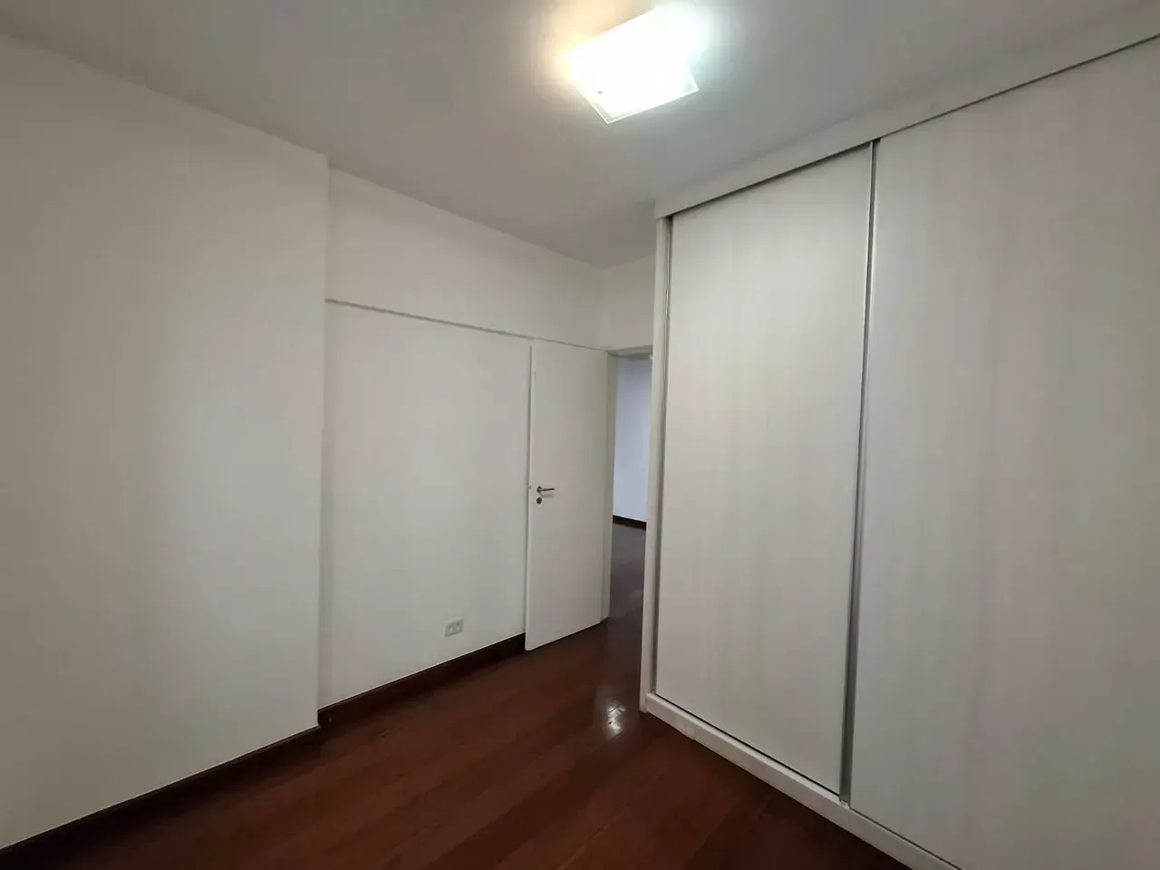 Apartment with 2 bedrooms, 3 bathrooms and a balcony — photo 13