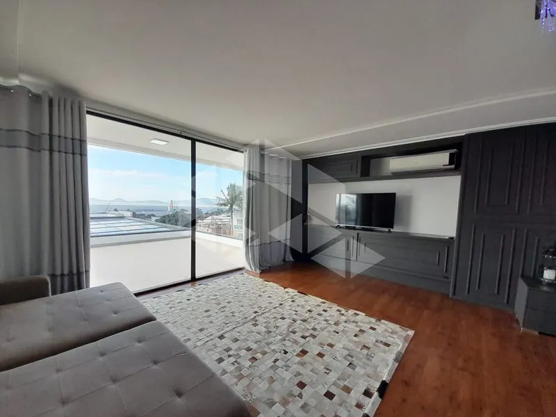 Furnished 350 m² house with 3 en-suite suites and 6 parking