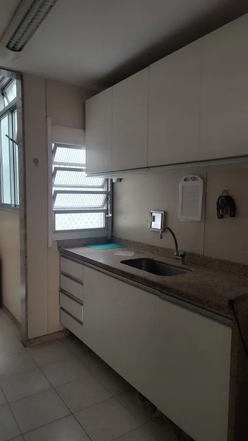 3-bedroom rental apartment with enclosed glass balcony — photo 28