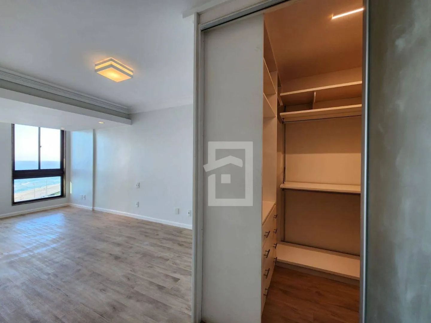 4-bedroom apartment with enclosed balcony and private garden — photo 41