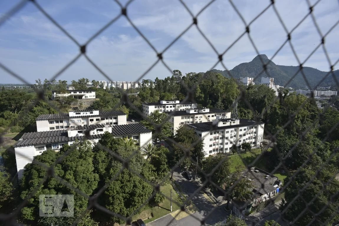 2-bedroom apartment with a mountain view — photo 13