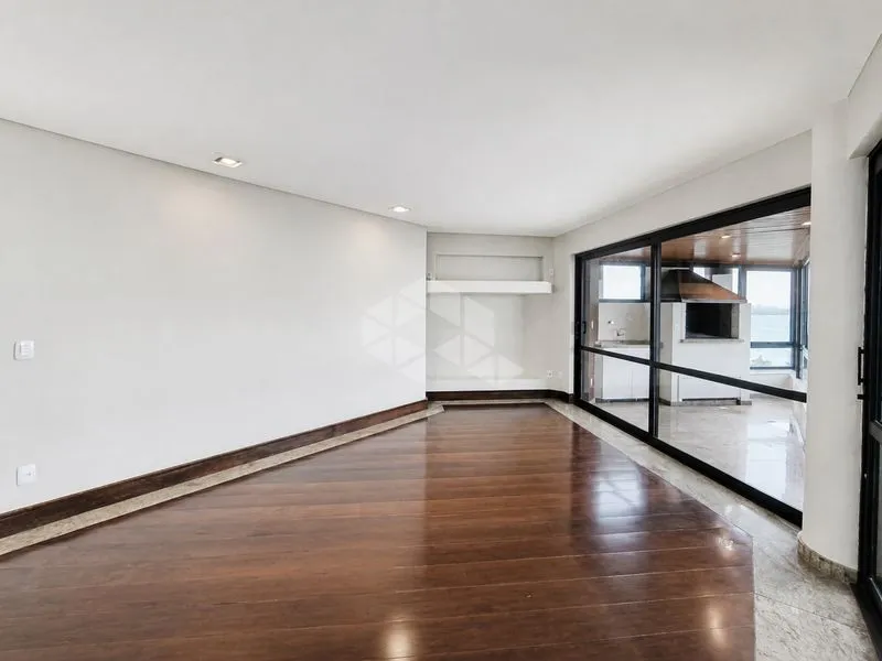 Departamento de 4 dormitorios con ventanales de piso a techo — photo 16