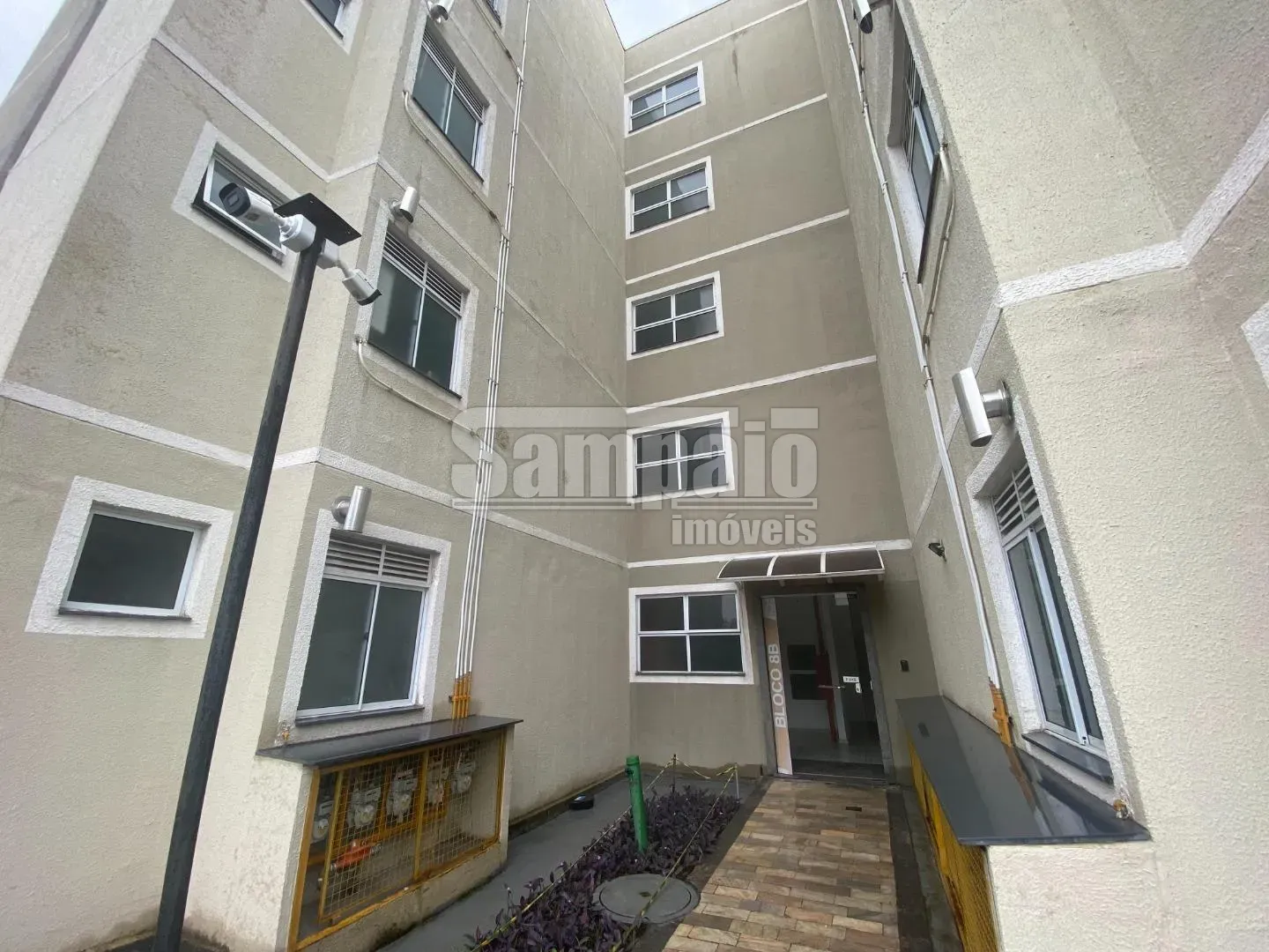 2-bedroom apartment with a closed kitchen and gas stove — photo 28
