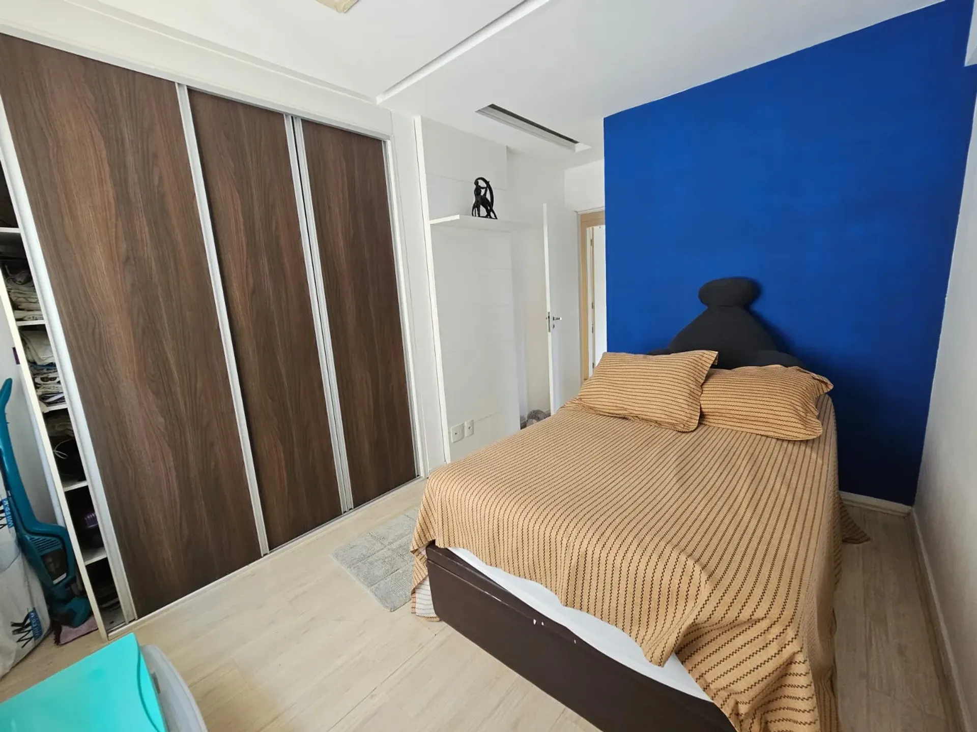 Furnished 206 m² house with 5 bedrooms and 5 baths — photo 31