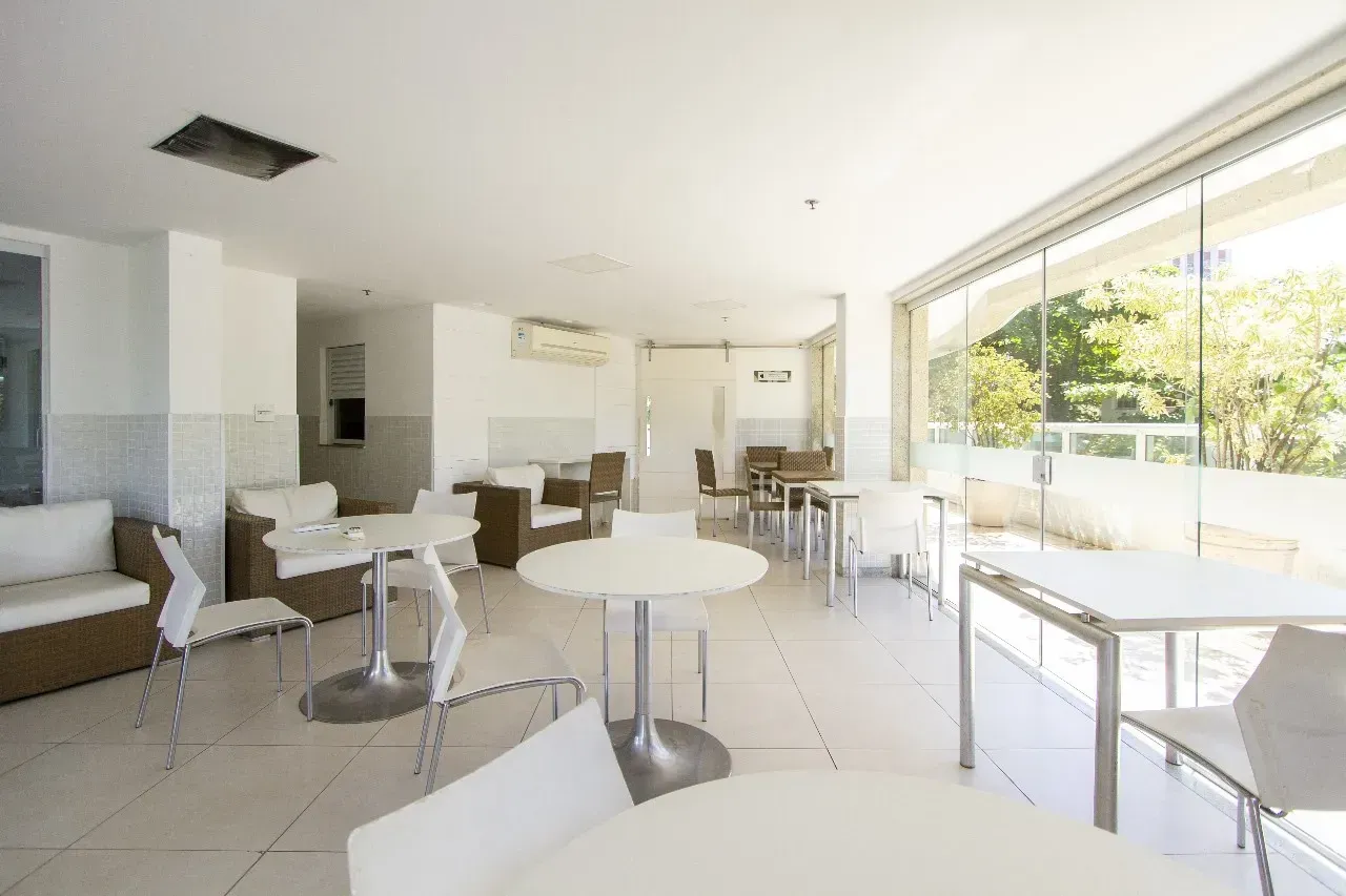 Furnished 100 m² apartment with a bedroom en-suite — photo 28