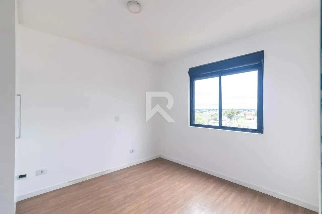 House with 5 bedrooms and 3 parking spaces — photo 14