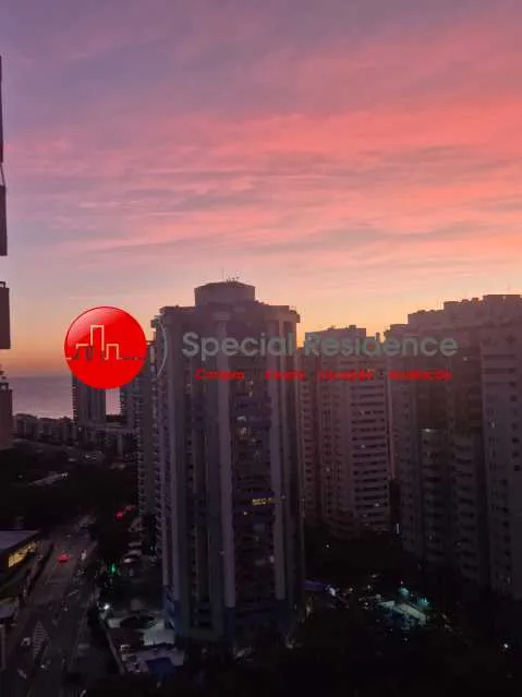 Apartment with 2 bedrooms, 3 bathrooms and a glass balcony — photo 17