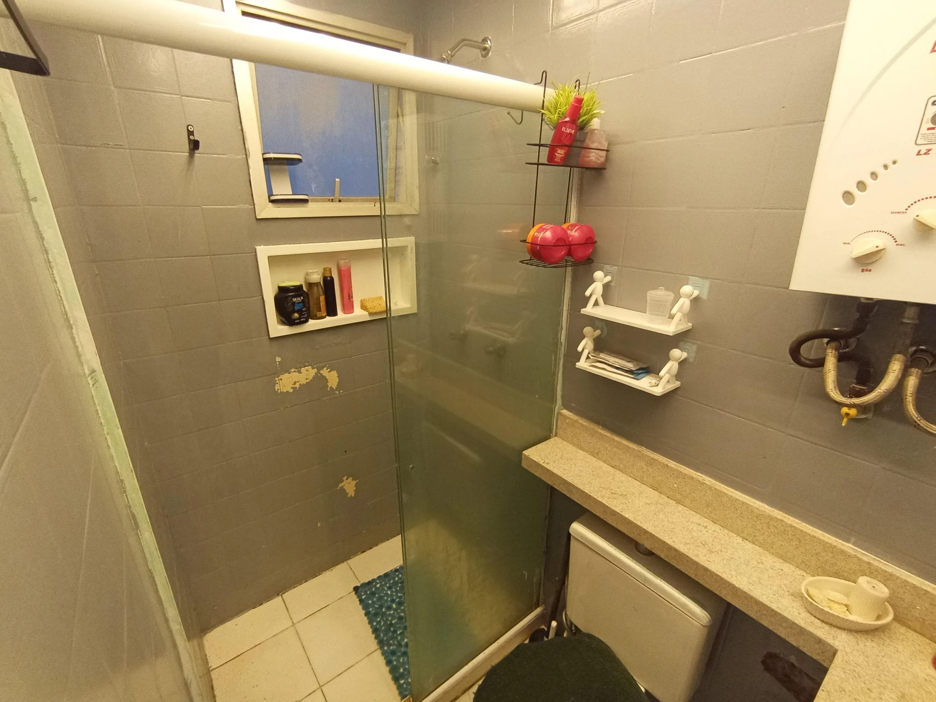 Furnished apartment with 2 bedrooms and a gas stove — photo 22