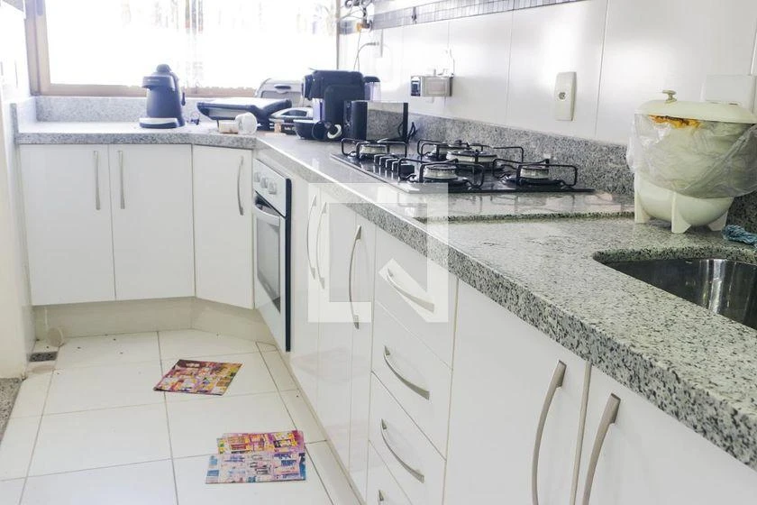 Furnished apartment, 150 m², with a glass-enclosed balcony — photo 45