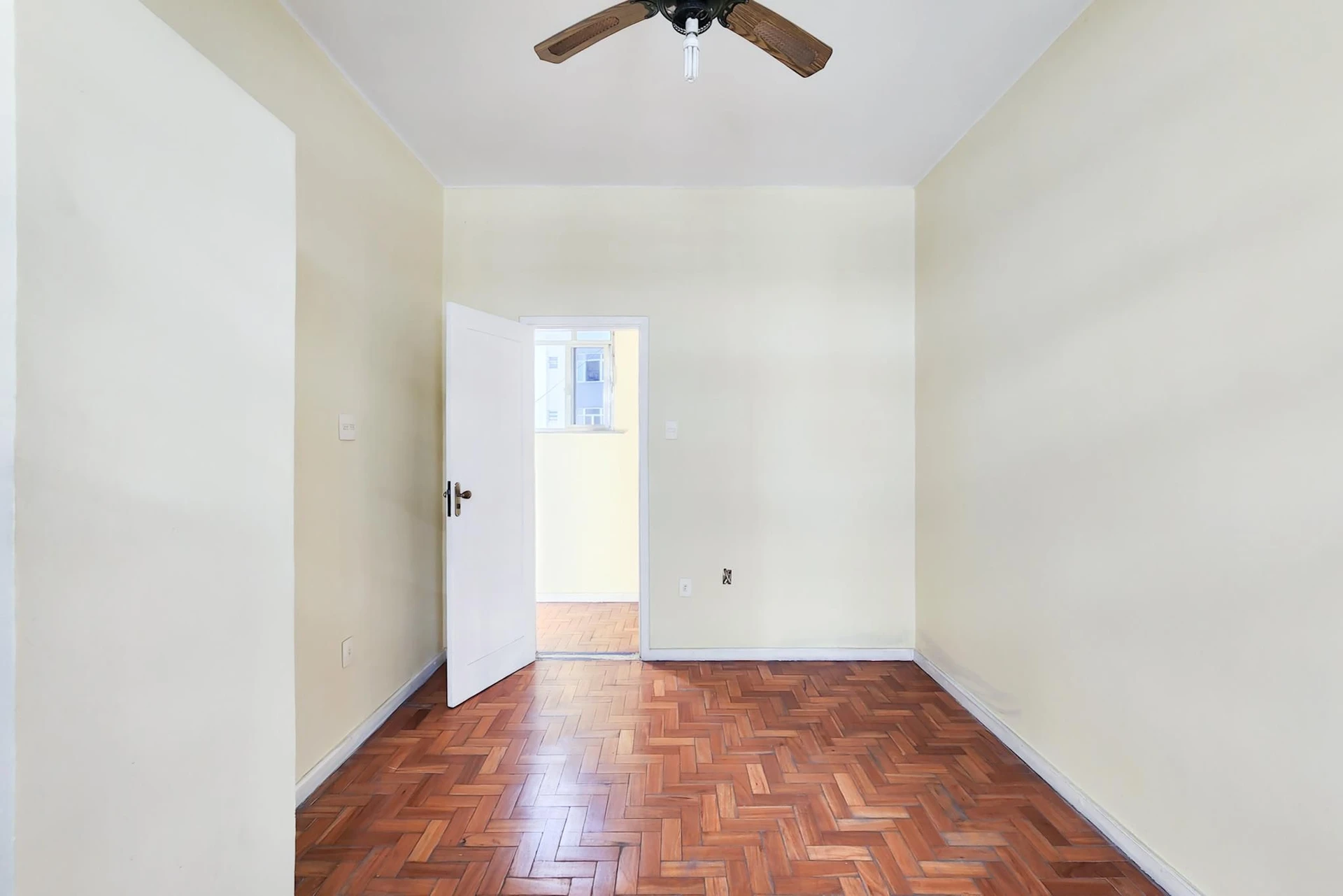 Apartment with balcony, 2 bedrooms and 2 bathrooms — photo 6