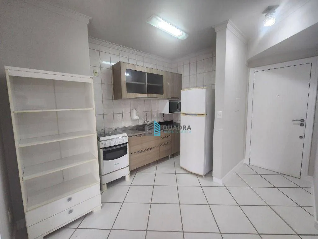 Apartamento mobiliado com varanda fechada e 1 quarto — photo 15