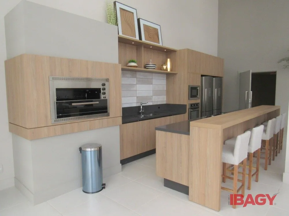 2-bedroom apartment in a building with a sauna — photo 13