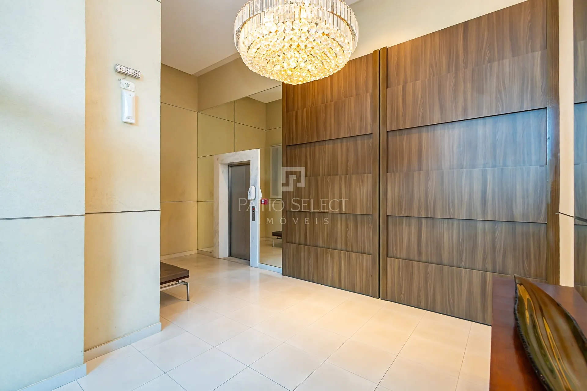 4-bedroom apartment with a fireplace — photo 64