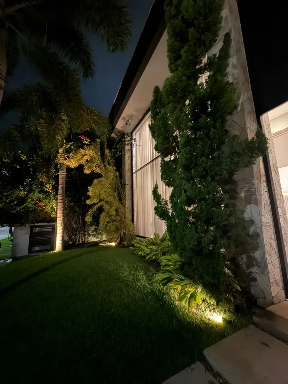 Furnished house with 5 bedrooms and 880 m² — photo 18