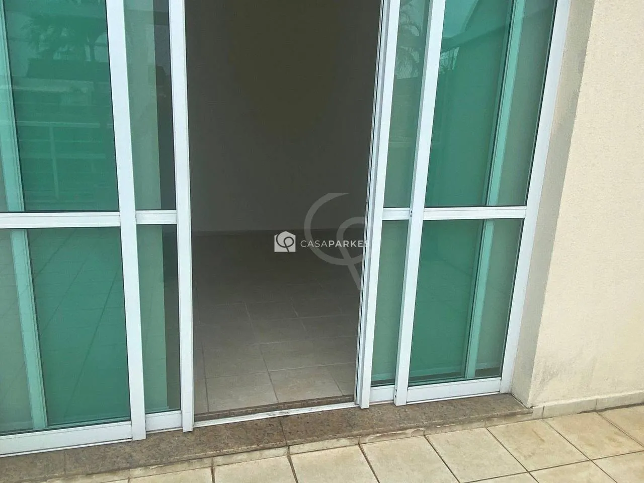 Apartment on the 9th floor with a glass-enclosed balcony — photo 33