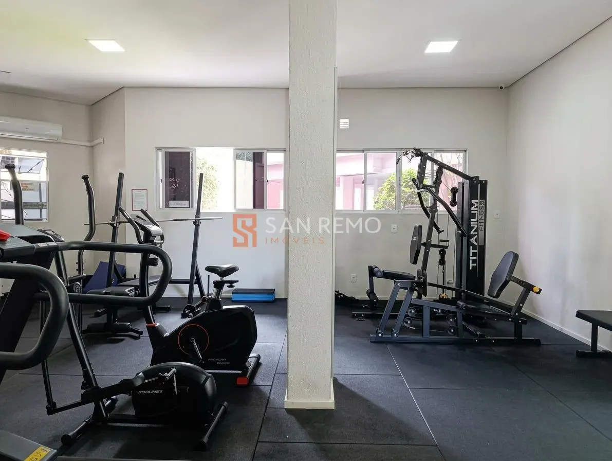 2-bedroom apartment in a building with a gym — photo 20