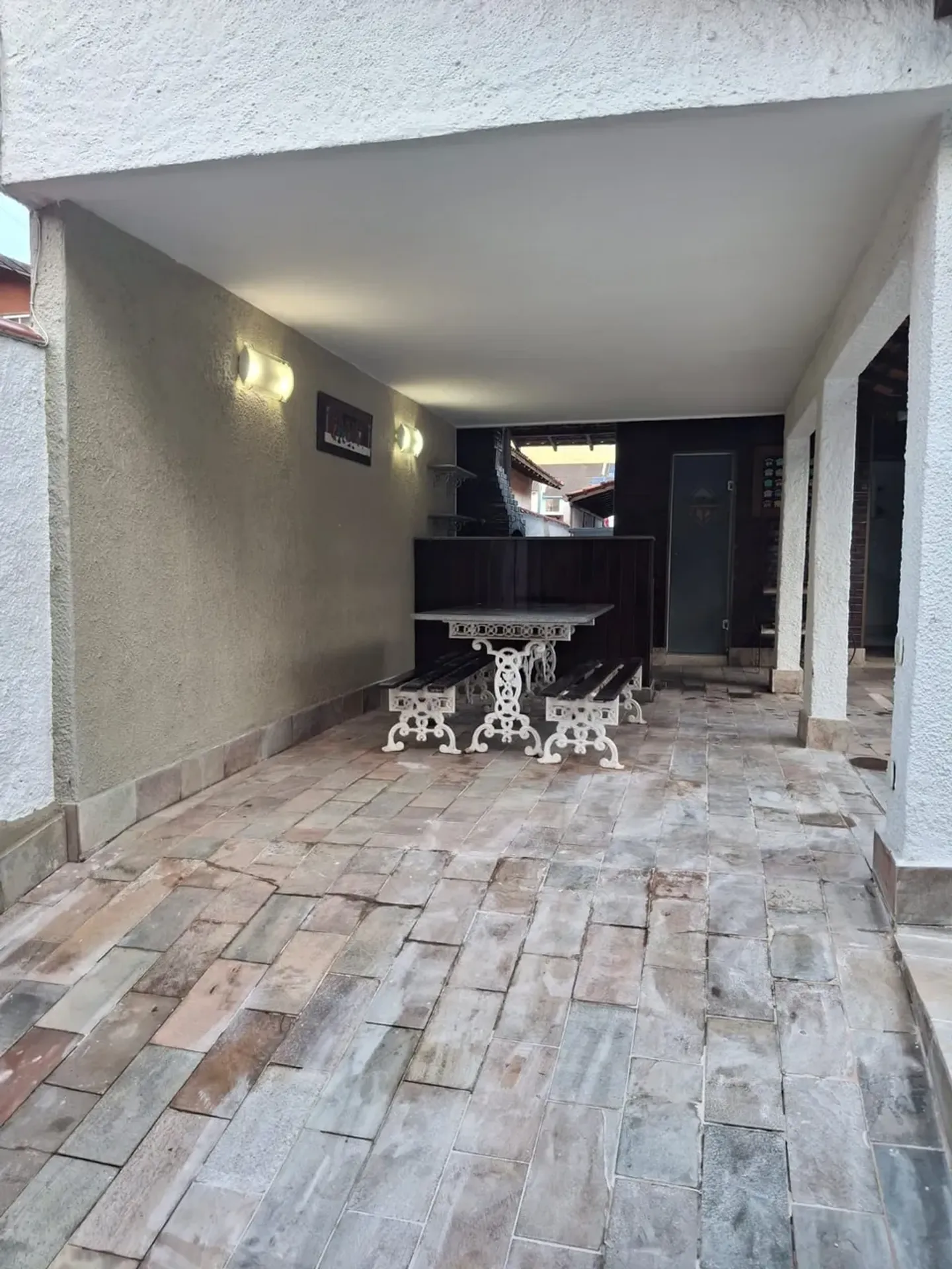 Furnished single-story house with 4 bedrooms and 3 baths — photo 27