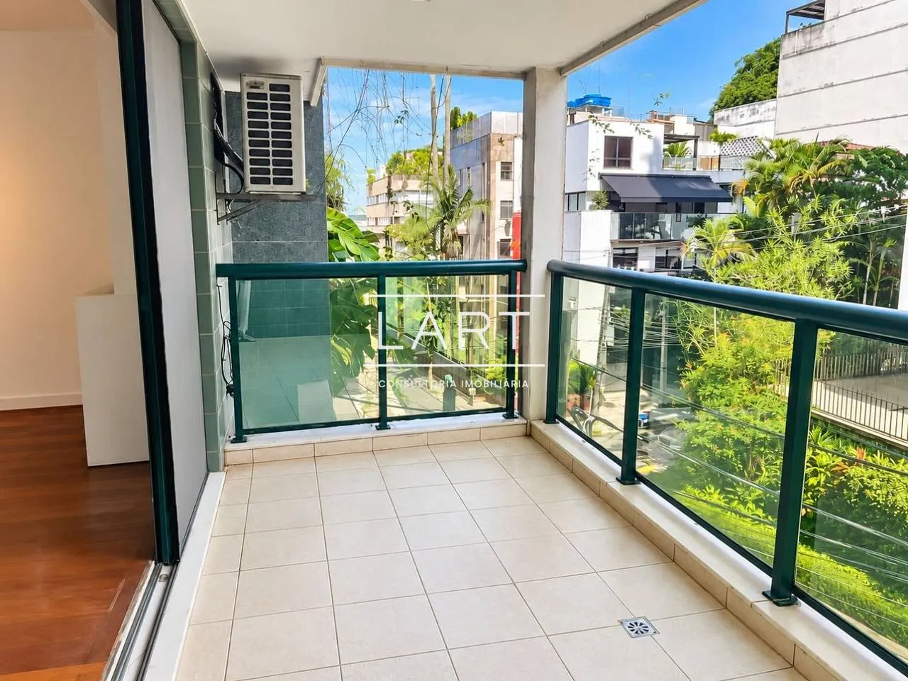 Apartment on the 2nd floor with a glass-enclosed balcony — photo 7