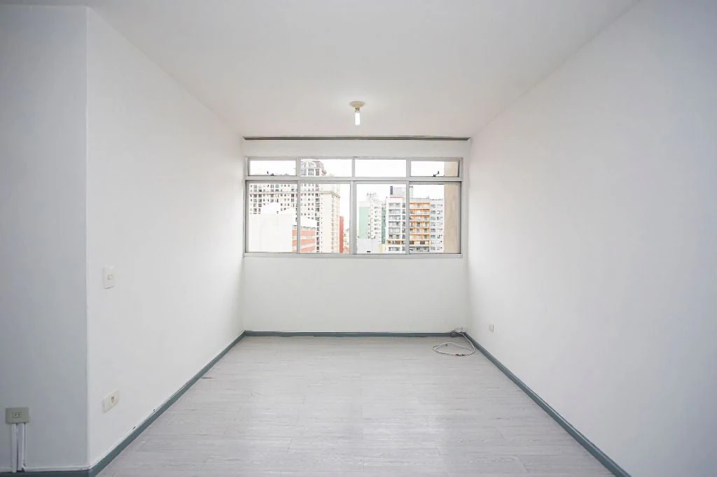 1-bedroom apartment with a laundry area — photo 2