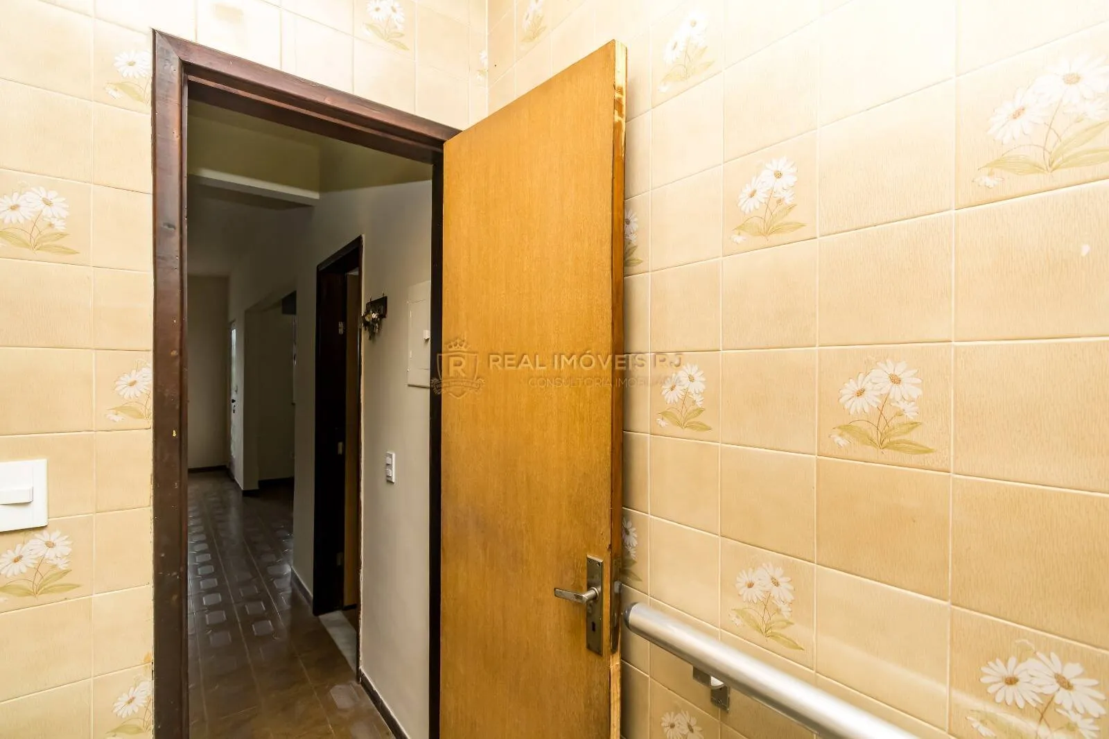 Unfurnished house with 3 bedrooms and 5 bathrooms — photo 17