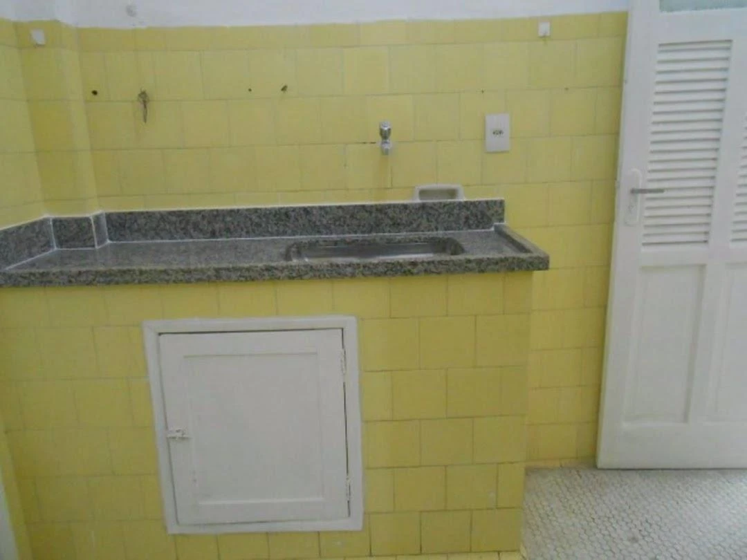 2-bedroom apartment with wood or laminate floors — photo 19