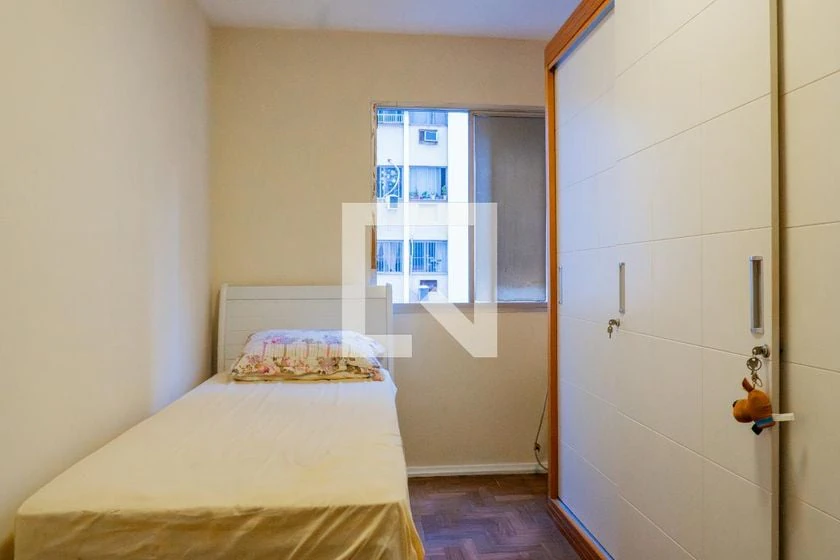 3-bedroom apartment in a building with a pool — photo 18