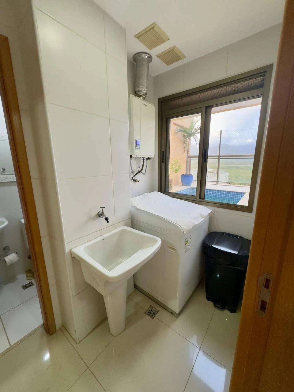 Квартира 213 м² з балконом із грилем та панорамними вікнами — photo 19