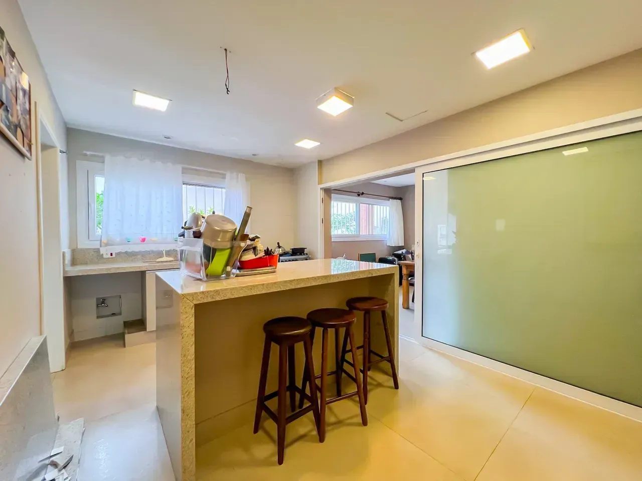 Casa comercial de 590 m², 3 dormitorios y cocina cerrada — photo 19