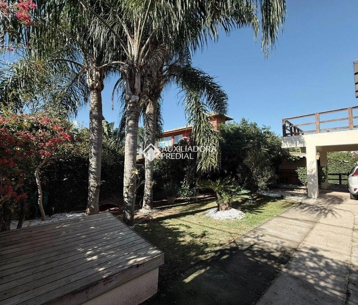 3-bedroom house with a grill on the balcony in Florianópolis — photo 20
