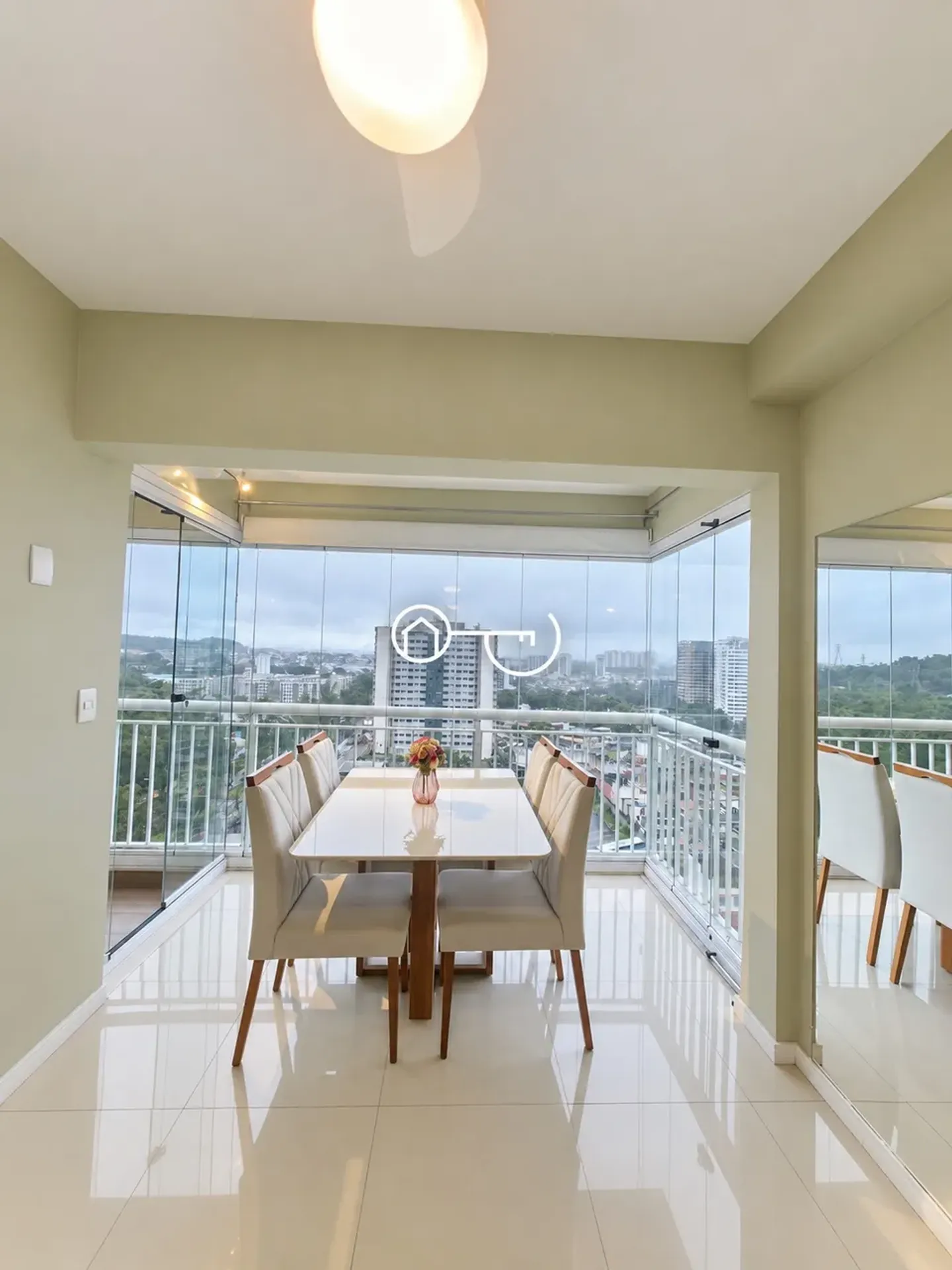 Glass-enclosed balcony in a 2-bedroom apartment, 62 m² — photo 4