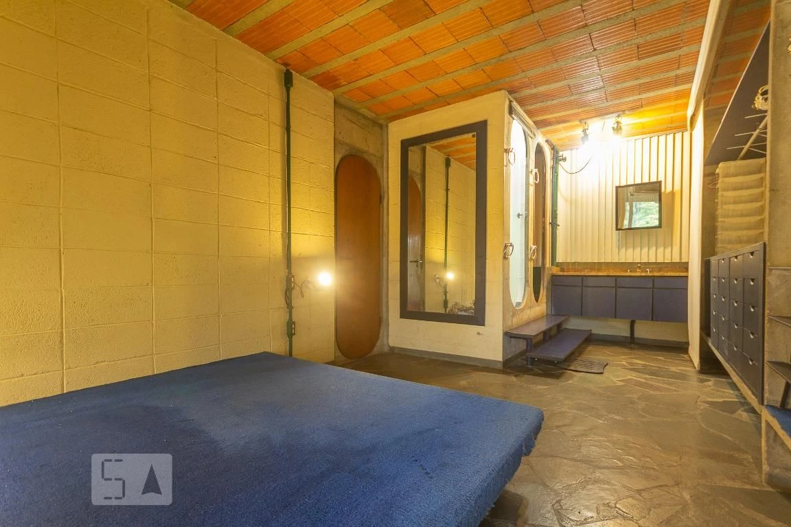 Condo house with 4 bedrooms and 400 m² — photo 32