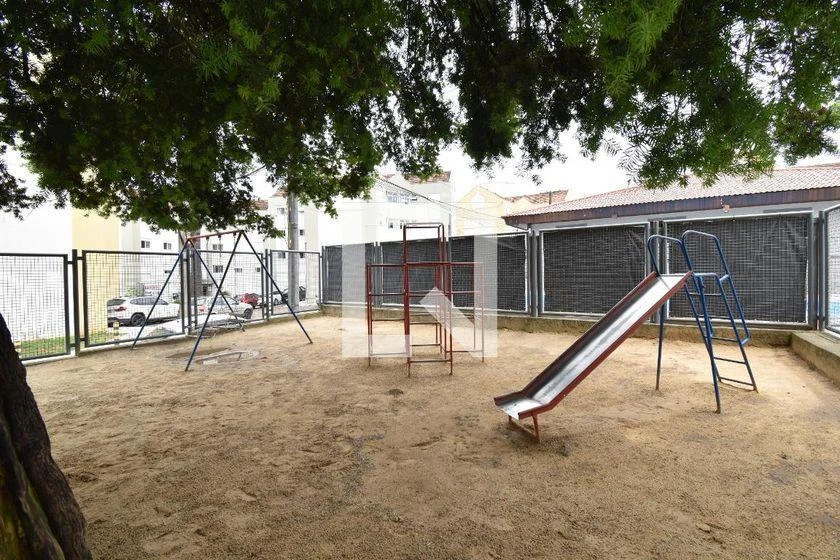 3-bedroom apartment in a building with a pool — photo 11