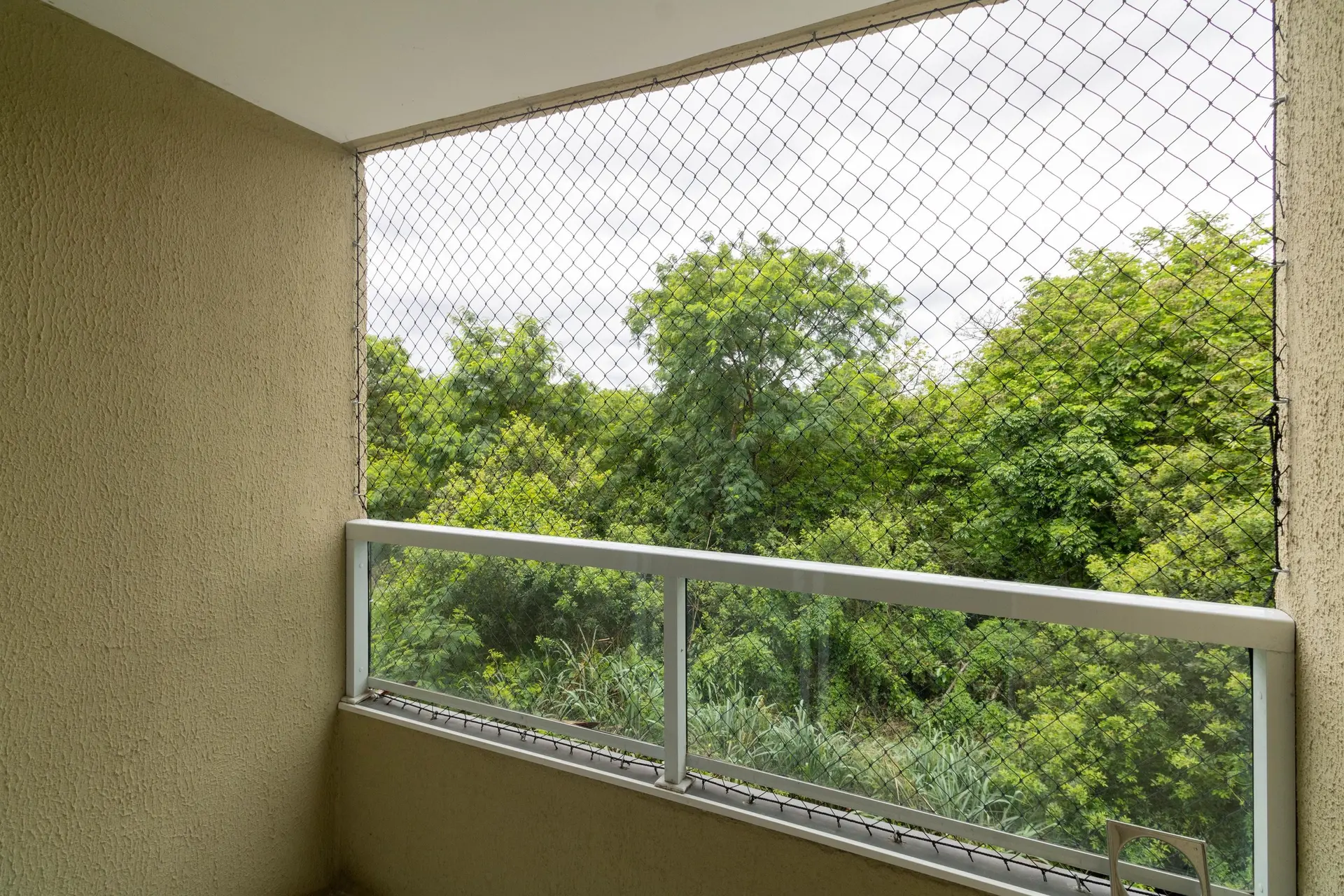 2-bedroom apartment in a building with a gym — photo 32