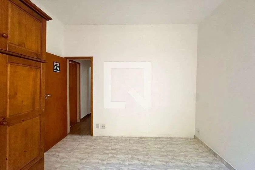 Apartamento de 3 quartos com cozinha separada e 70 m² — photo 26