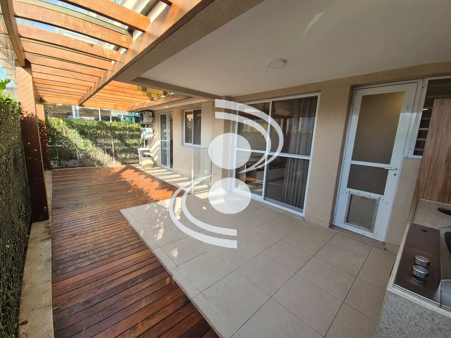 Garden-style apartment with 2 bedrooms and 4 bathrooms — photo 11