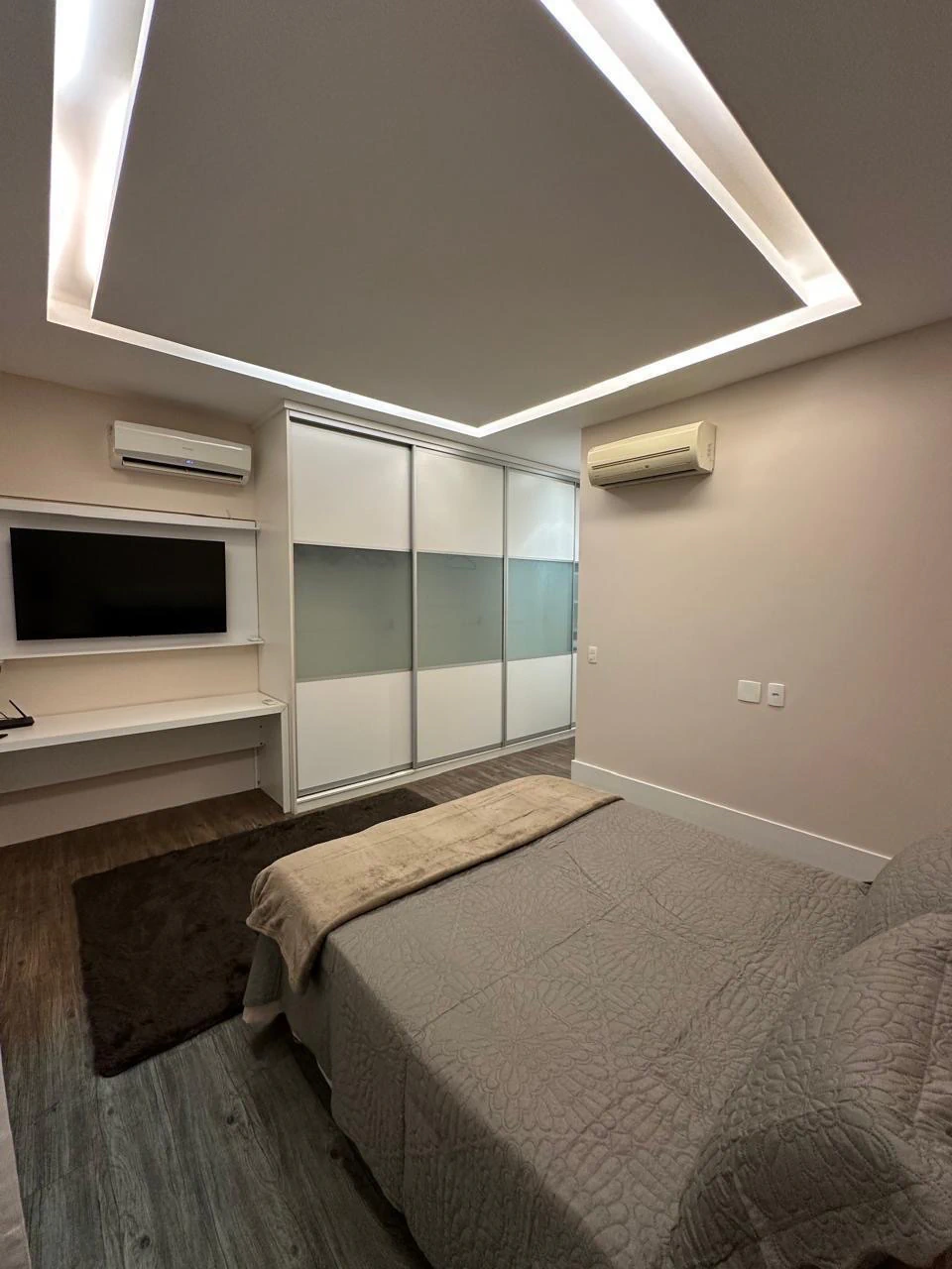 Apartamento mobiliado reformado com 4 suítes e 392 m² — photo 27