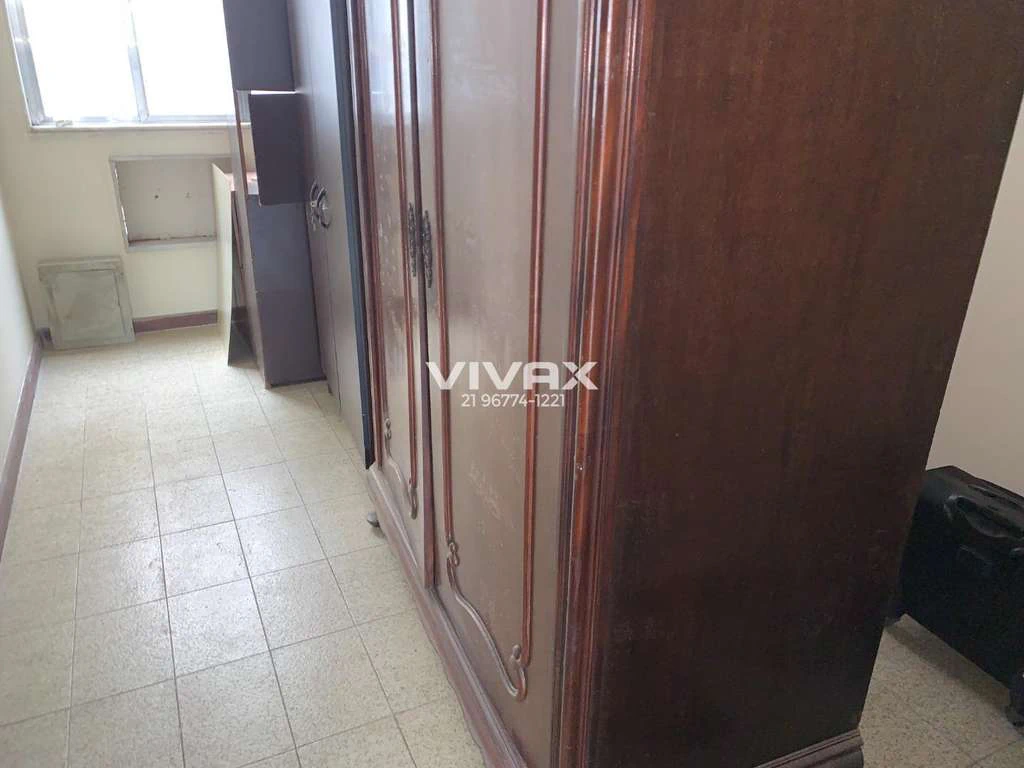 Unfurnished house with built-in wardrobes and 5 bedrooms — photo 10