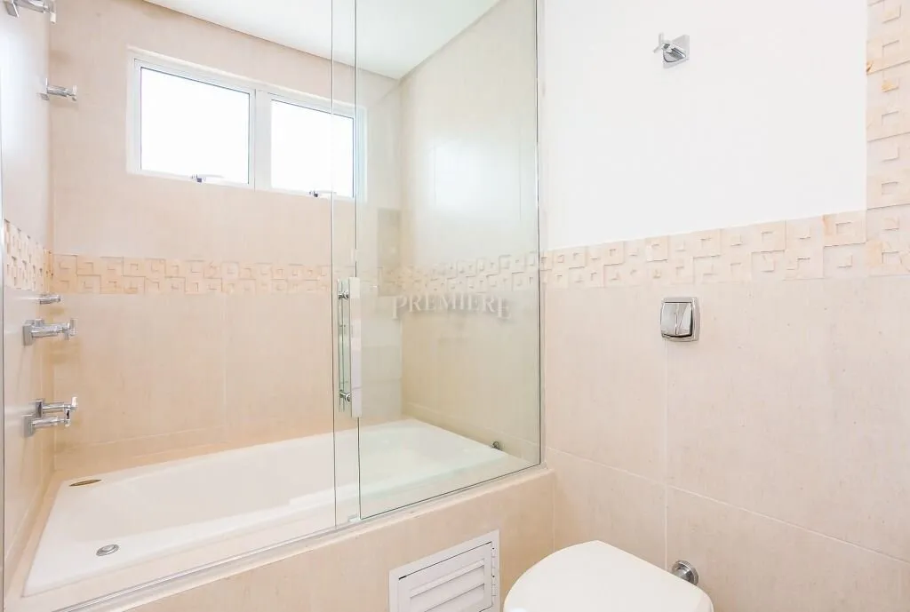 Furnished apartment, 135 m², with a bathtub — photo 19