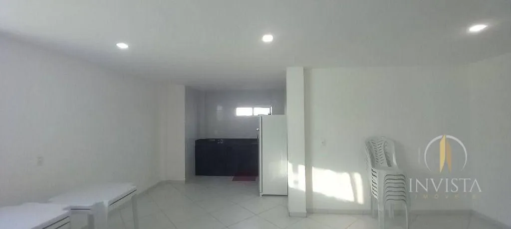 1-bedroom apartment with balcony and open-plan kitchen — photo 5