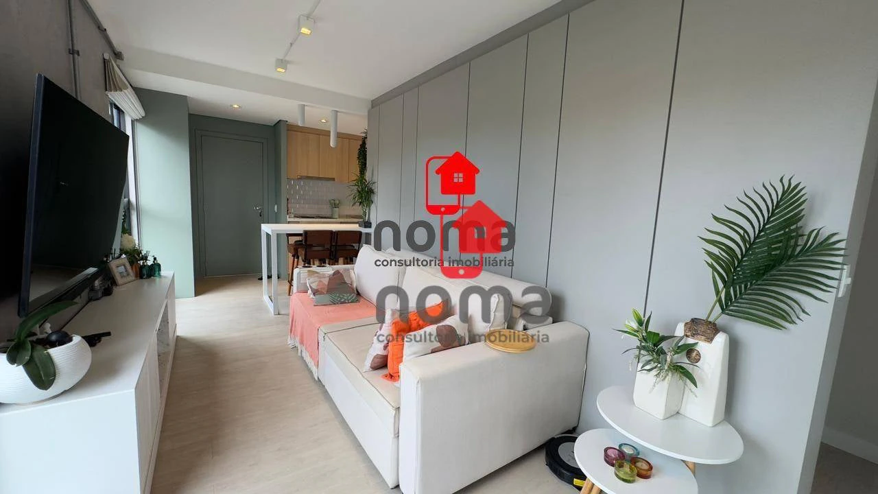 2-bedroom apartment with a glass-enclosed balcony — photo 5