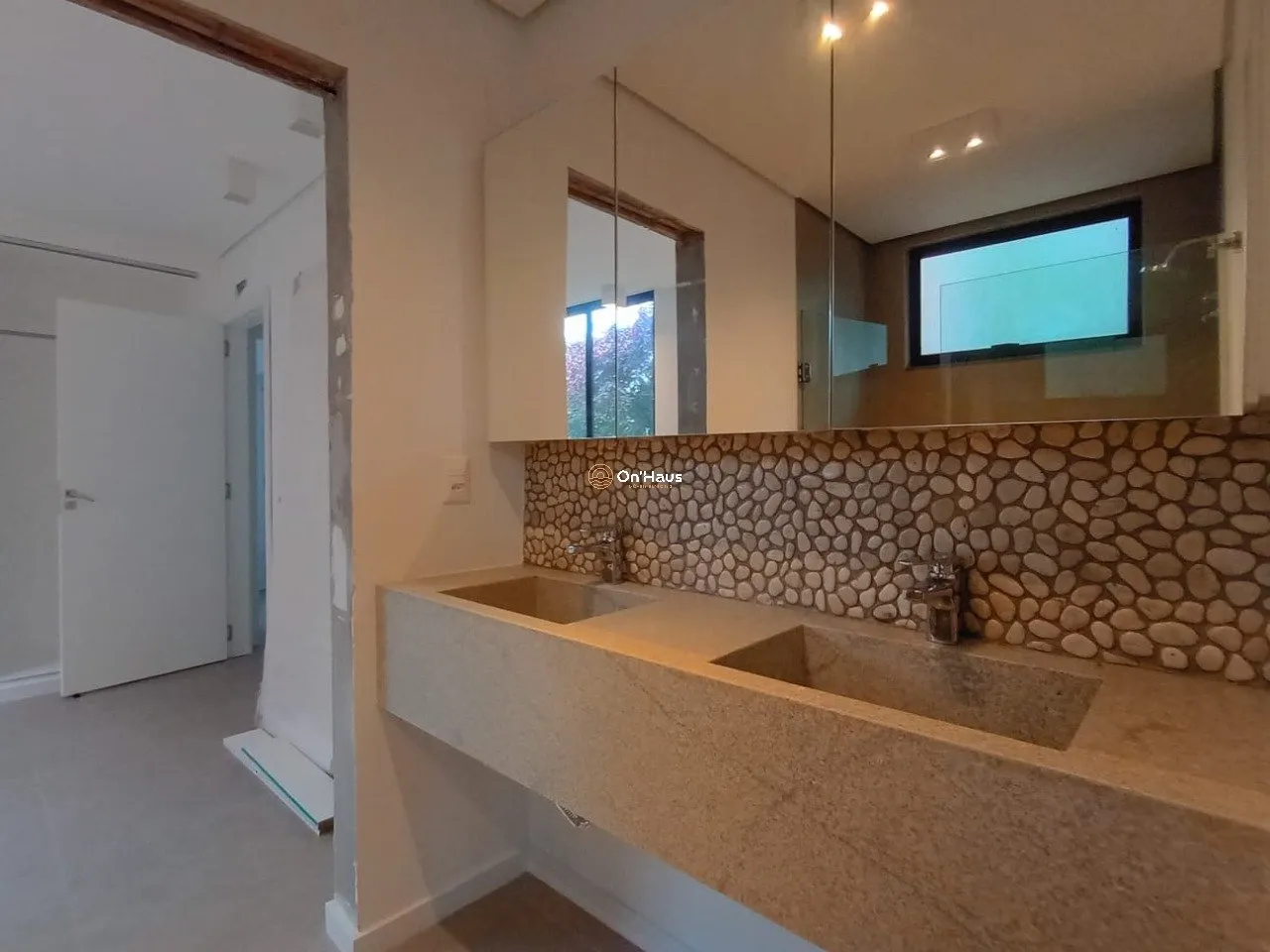 Rental house with 6 en-suite bedrooms and 513 m² — photo 33