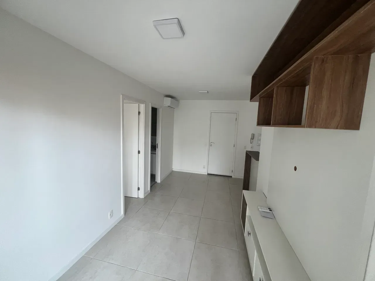 1-bedroom apartment with open-plan gas kitchen — photo 12