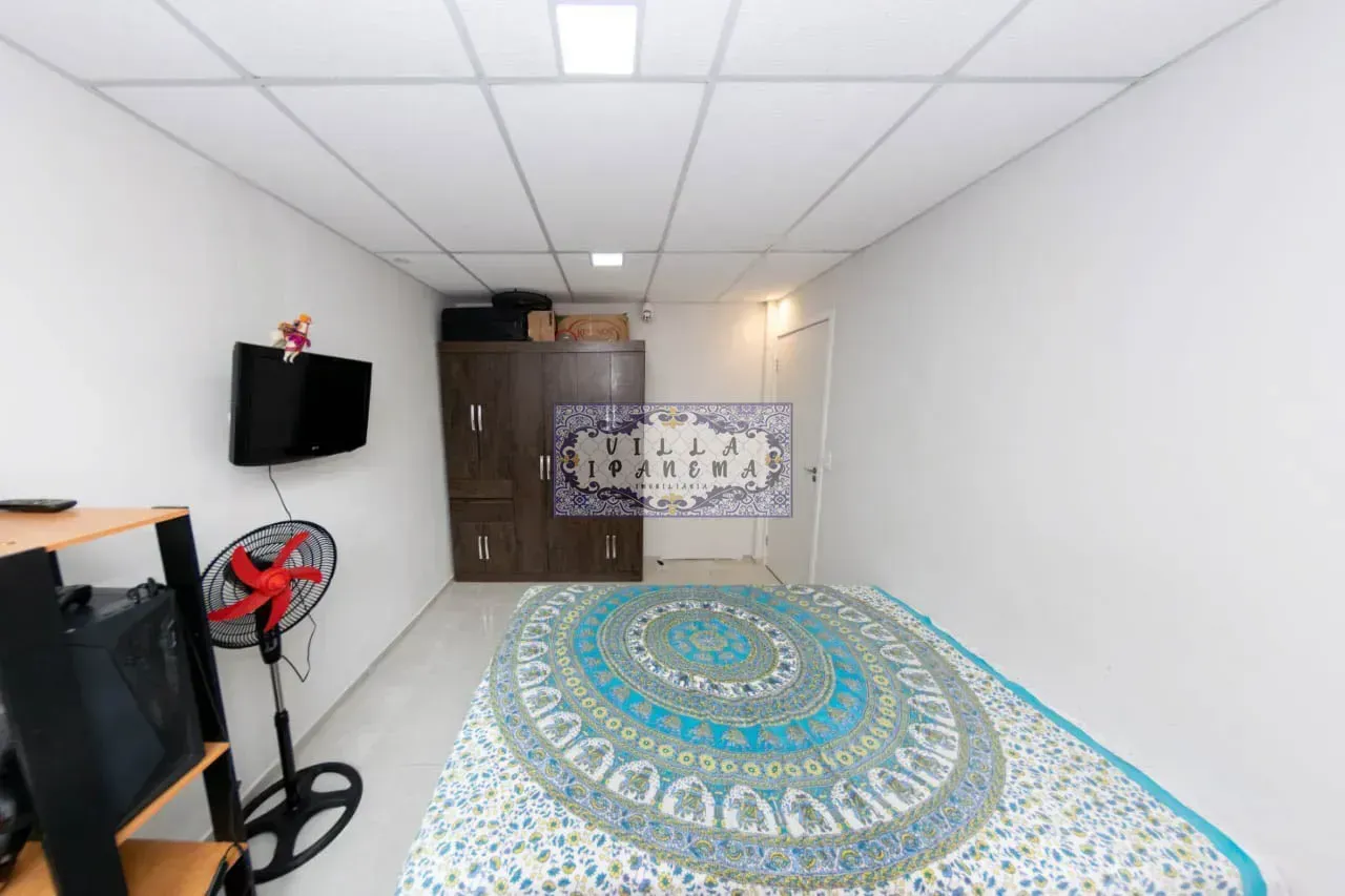 House with 5 bedrooms and a separate closed kitchen — photo 2