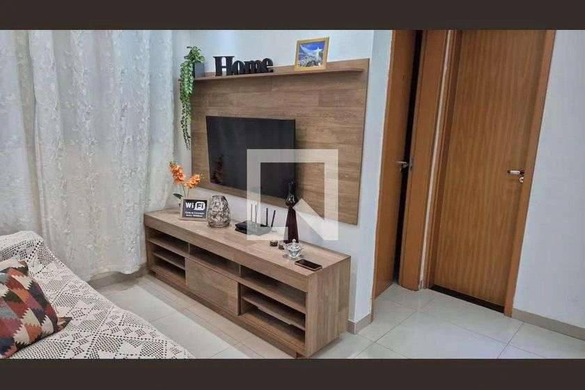 Apartamento mobiliado de 2 quartos com 2 vagas