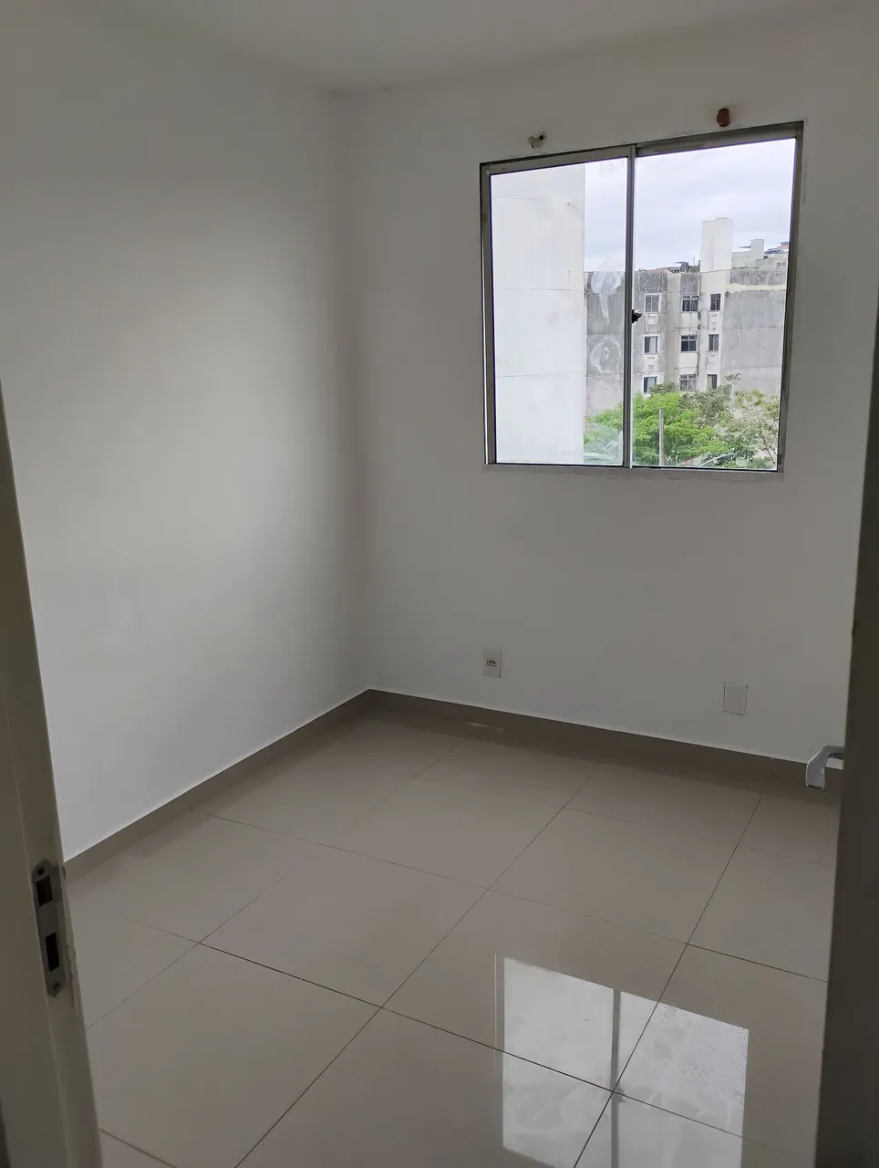 2-bedroom apartment in a building with a gym — photo 11