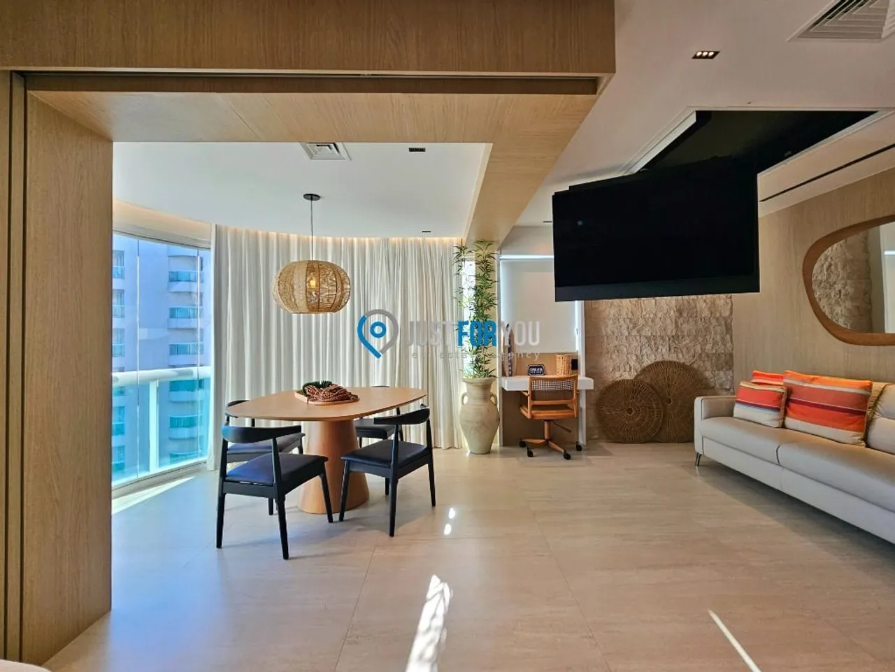 Furnished 1-bedroom apartment with an open-plan kitchen — photo 8