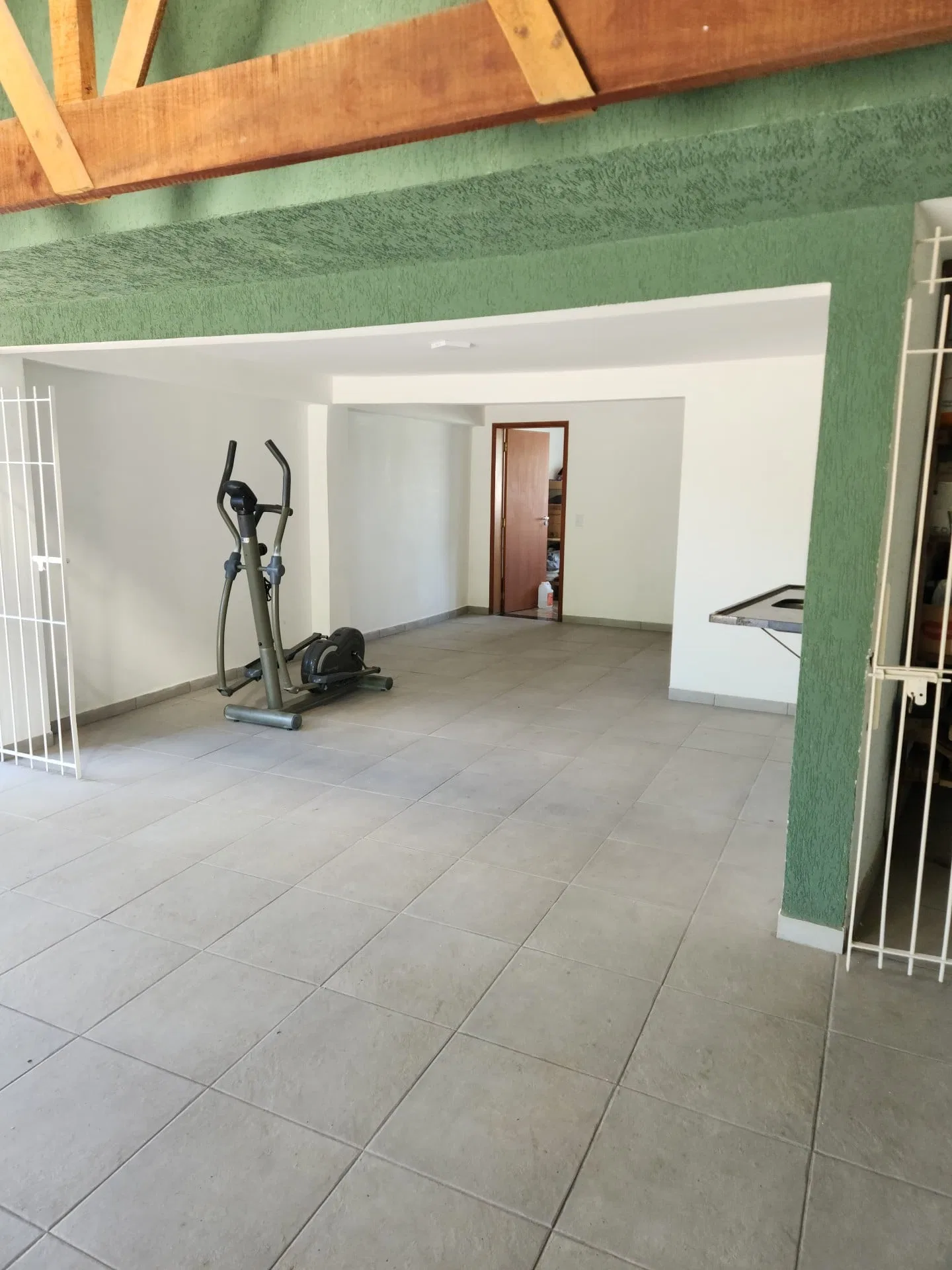 3-bedroom house with a private BBQ — photo 18