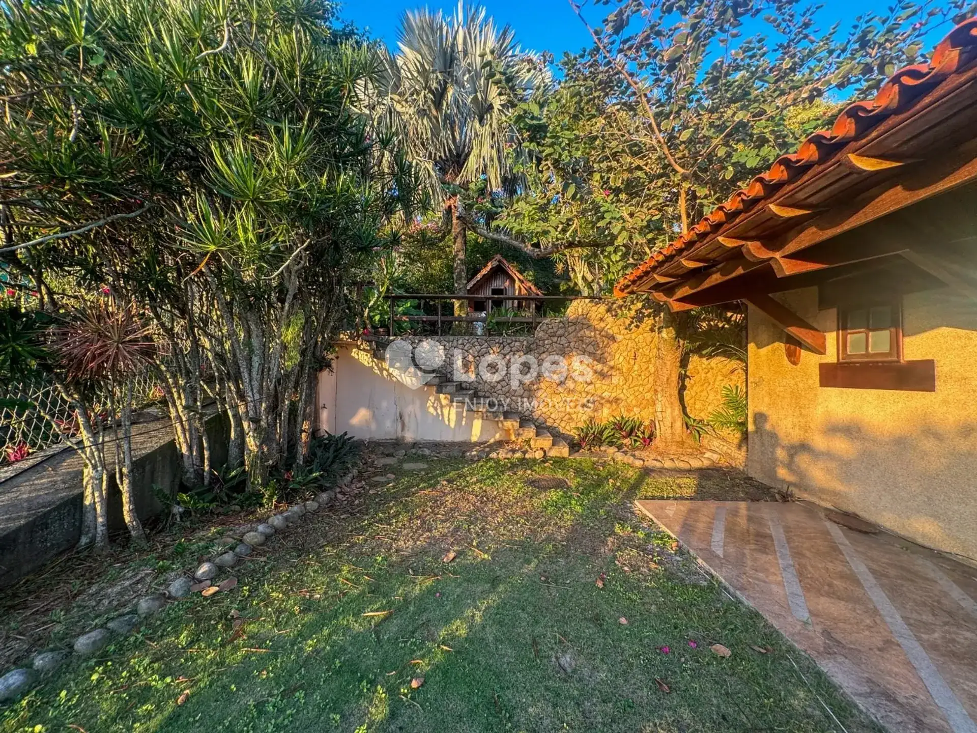 House, 942 m², with a water view — photo 17