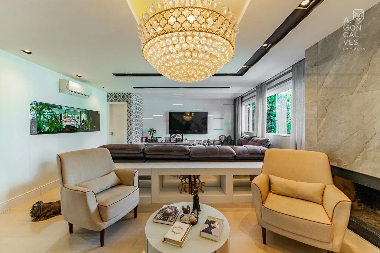 Furnished house with 4 suites and 5 parking spots
