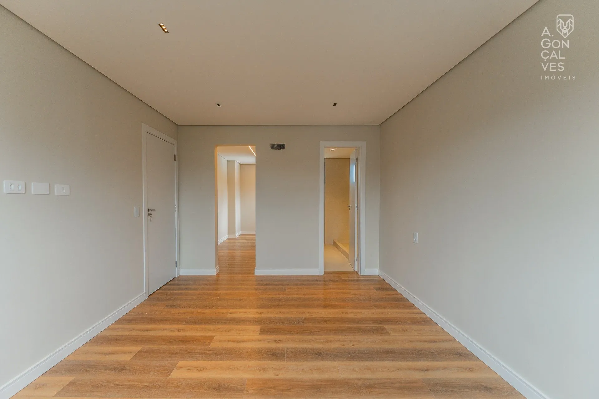 Apartment, 161 m², with floor-to-ceiling windows — photo 16